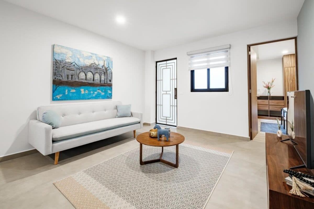 Apartment Calle Napoles 76, Int 28 *